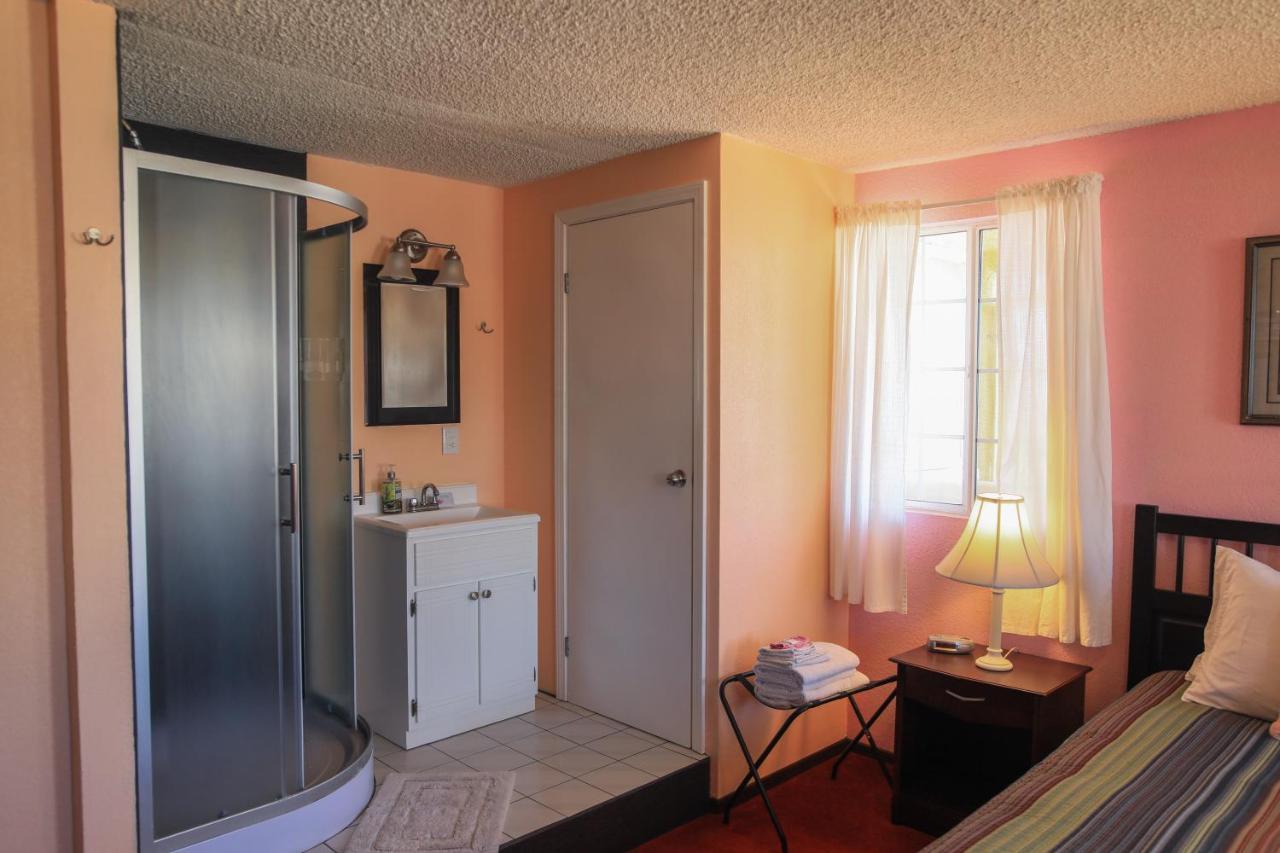 إنسينادا Playa Hermosa Inn At The Beach المظهر الخارجي الصورة